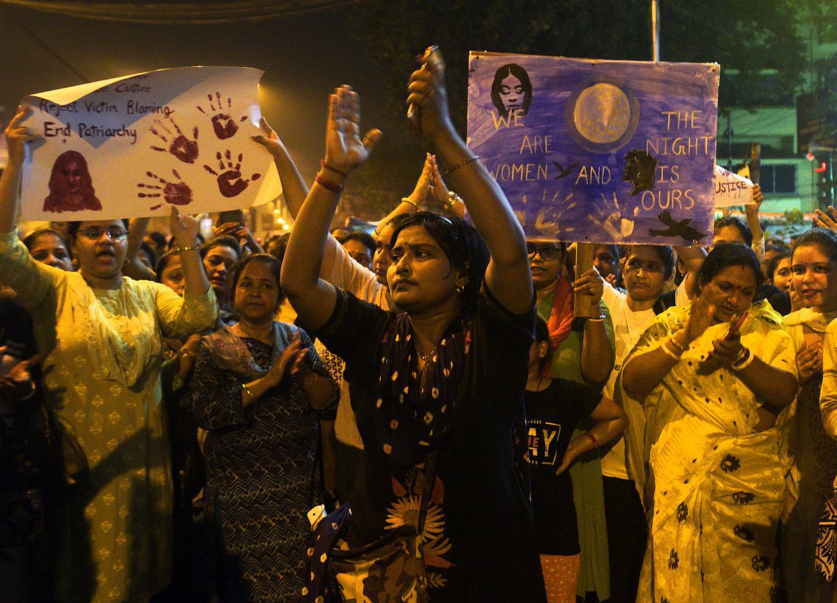 Photo by Sandipan Chatterjee/Outlook :  Women take part in 'Women: Re-claim the Night' vigil protest on the eve of Independence Day in Kolkata, West Bengal. 
